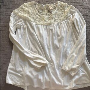 Sundance Elegant Cream Lace Women's med Top worn once